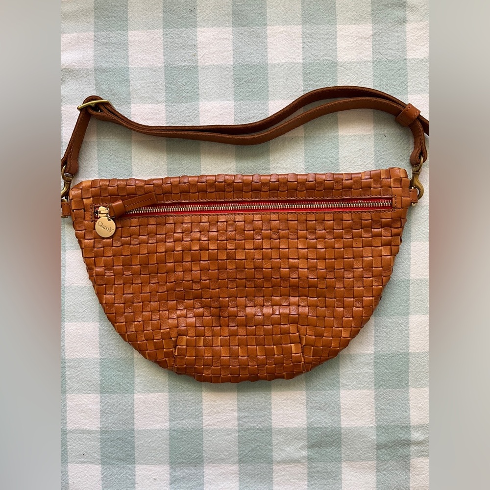 Clare V. Grande Fanny natural woven checker. NWOT.